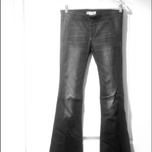Free People Skinny Jeans w/ flare at bottom